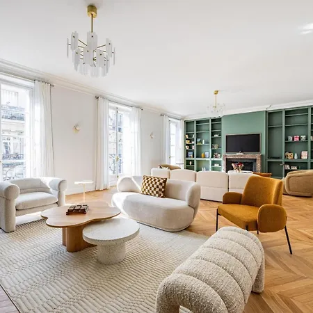 Daire Luxurious 4 Bedroom Apartment, La Muette Paris