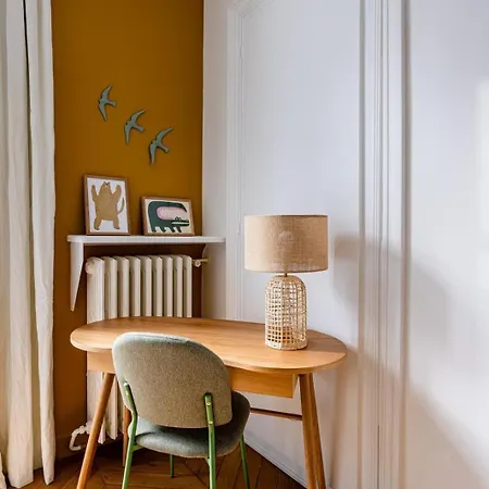 Daire Luxurious 4 Bedroom Apartment, La Muette
