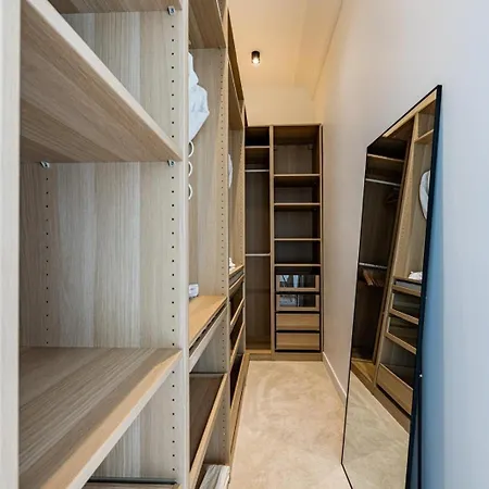 Luxurious 4 Bedroom Apartment, La Muette Daire Paris