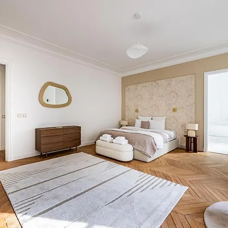 Luxurious 4 Bedroom Apartment, La Muette Lägenhet
