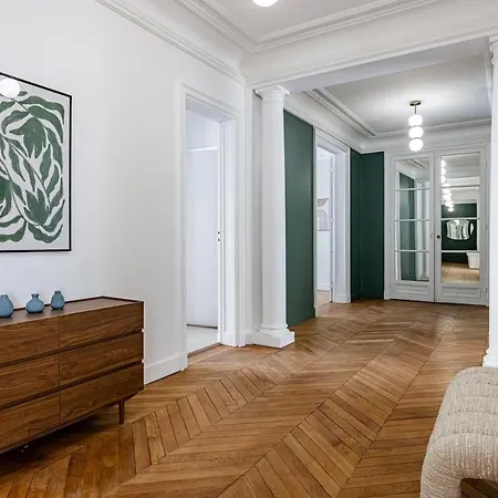Lägenhet Luxurious 4 Bedroom Apartment, La Muette Paris