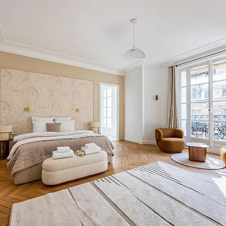 Apartment Luxurious 4 Bedroom Apartment, La Muette Paris