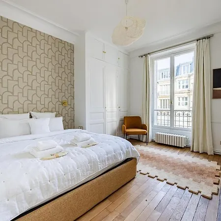 Luxurious 4 Bedroom Apartment, La Muette * Paris