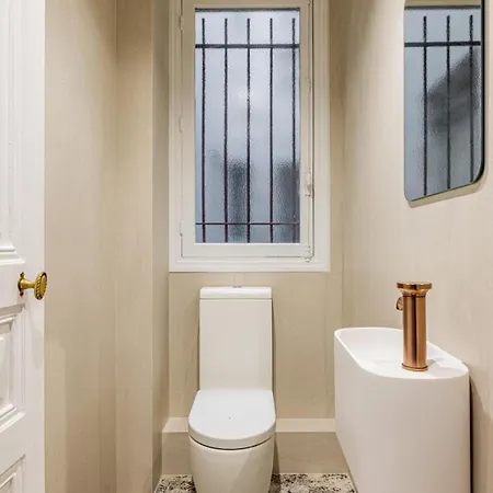 Luxurious 4 Bedroom Apartment, La Muette Lägenhet Paris